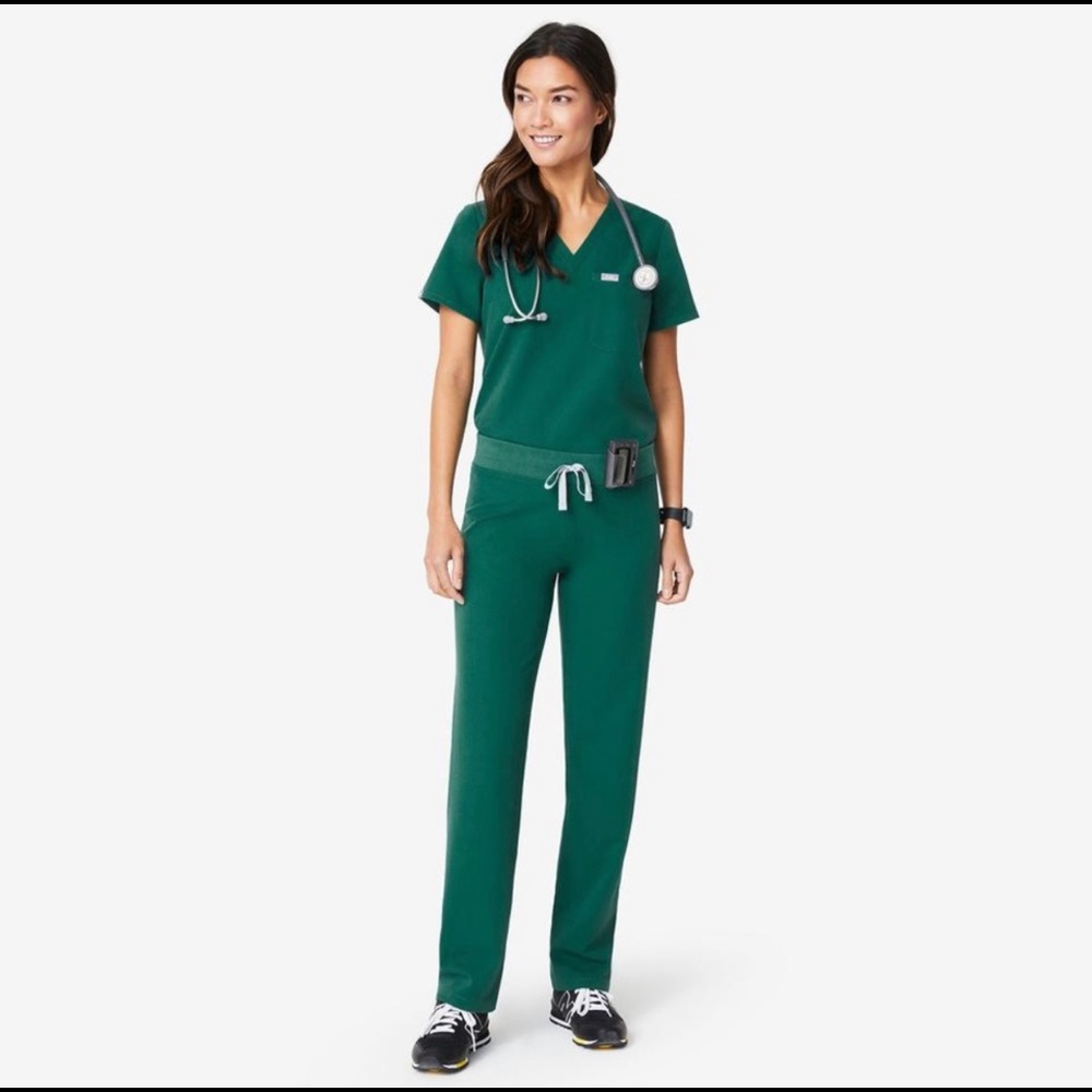 (NWT) FIGS ❣️Hunter Green❣️ Livingston Pants
